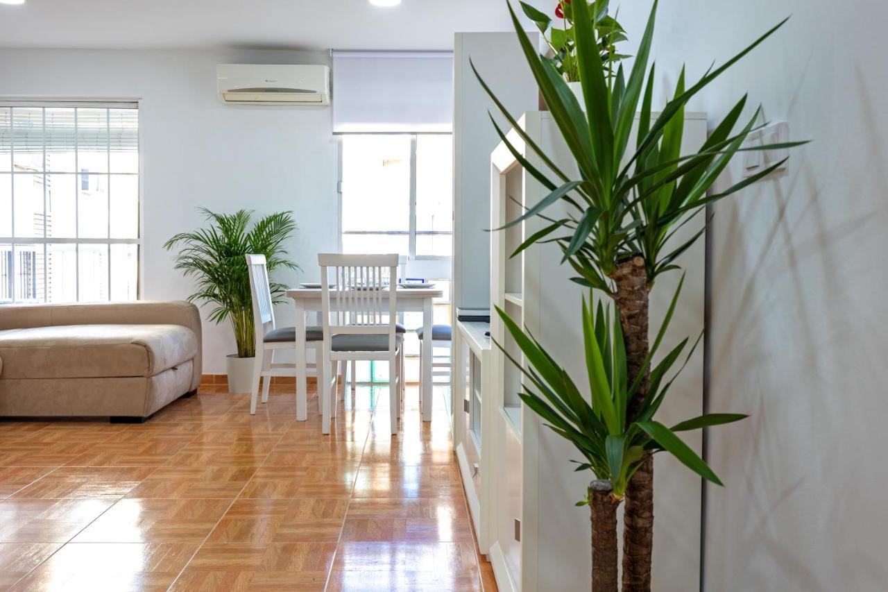 Charming 2 Bedroom Apartment At Triana Center By Oui Sevilla Eksteriør billede