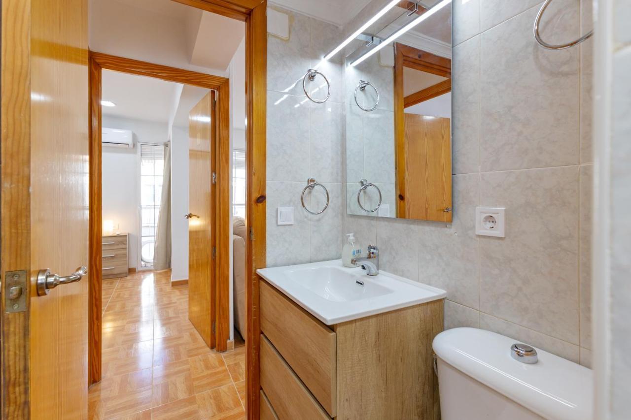 Charming 2 Bedroom Apartment At Triana Center By Oui Sevilla Eksteriør billede